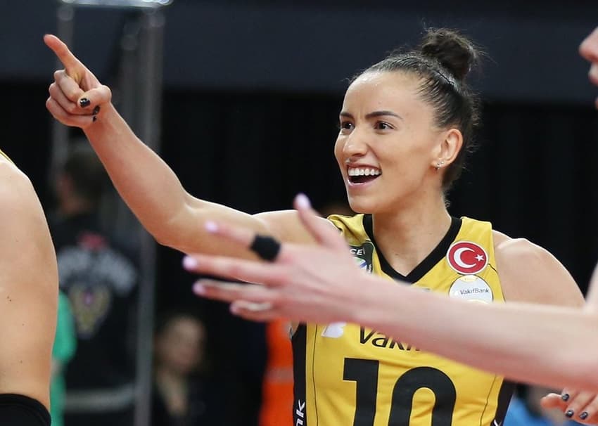 Gabi foi um dos destaques da campanha do Vakifbank (Foto: Divulgação)