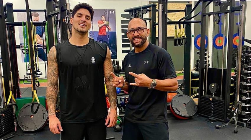 Gabriel Medina e Allan Menache durante a preparação do brasileiro