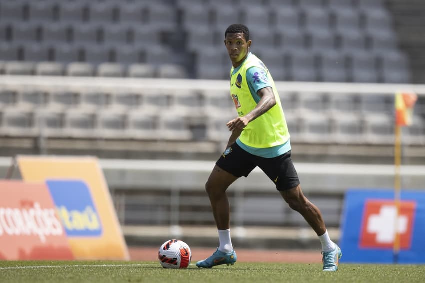 Danilo - Treino da Seleção Brasileira em Seul