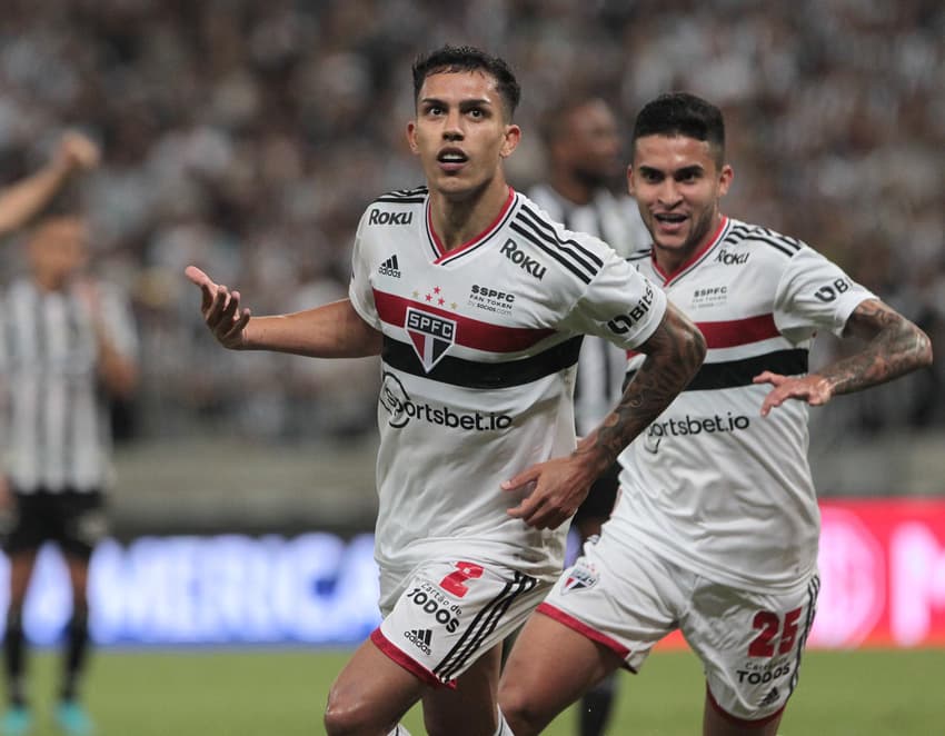 Igor Vinicius atuando pelo São Paulo