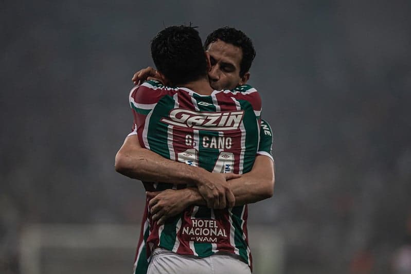 Cano e Ganso comemoram gol pelo Fluminense (Foto: Marcelo Gonçalves/Fluminense FC)