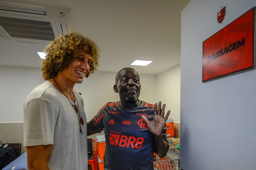 Seu Deni Adenir Silva e David Luiz