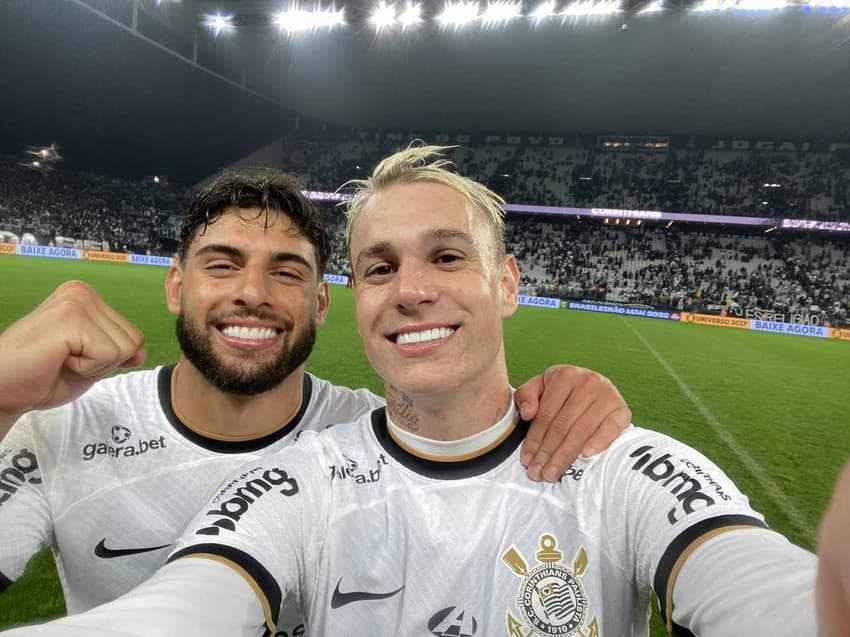 Yuri Alberto e Róger Guedes - Corinthians x Atlético-GO