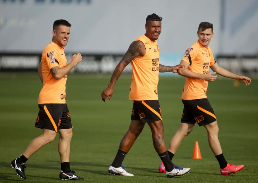 Paulinho, Ramiro e Piton - Treino Corinthians 25/10