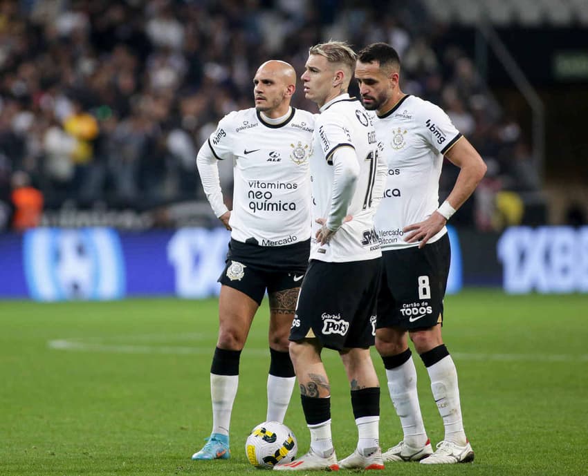 Fábio Santos, Renato Augusto e Róger Guedes - Corinthians x Ceará