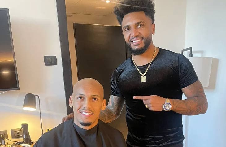 jogadores da Seleção que estão cortando o cabelo