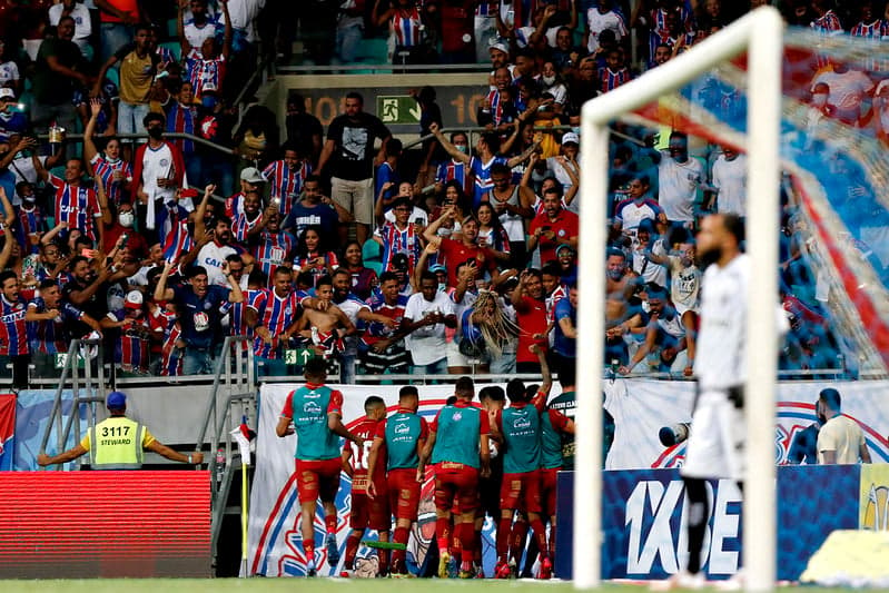 Time do Bahia comemora gol que o aproximava da permanência na Série A