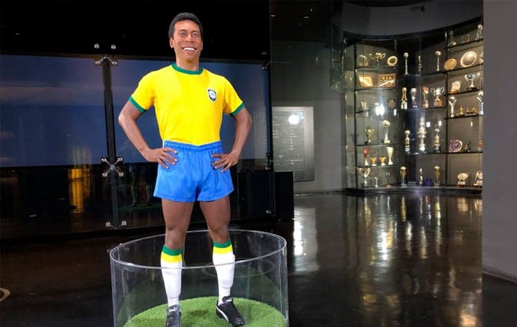 Estátua de cera de Pelé - no Museu da CBF