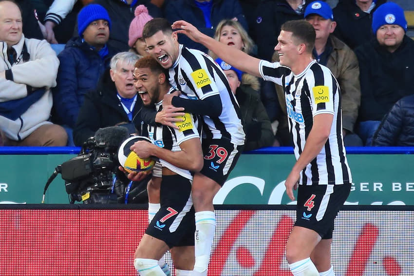 Leicester x Newcastle - Bruno Guimarães e Joelinton