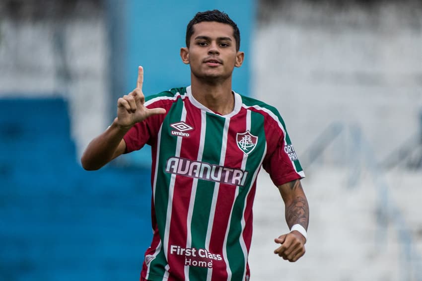 Taubaté x Fluminense - Luan Brito