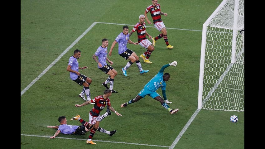 Varela, Arrascaeta e Pedro - Flamengo x Independiente Del Valle.