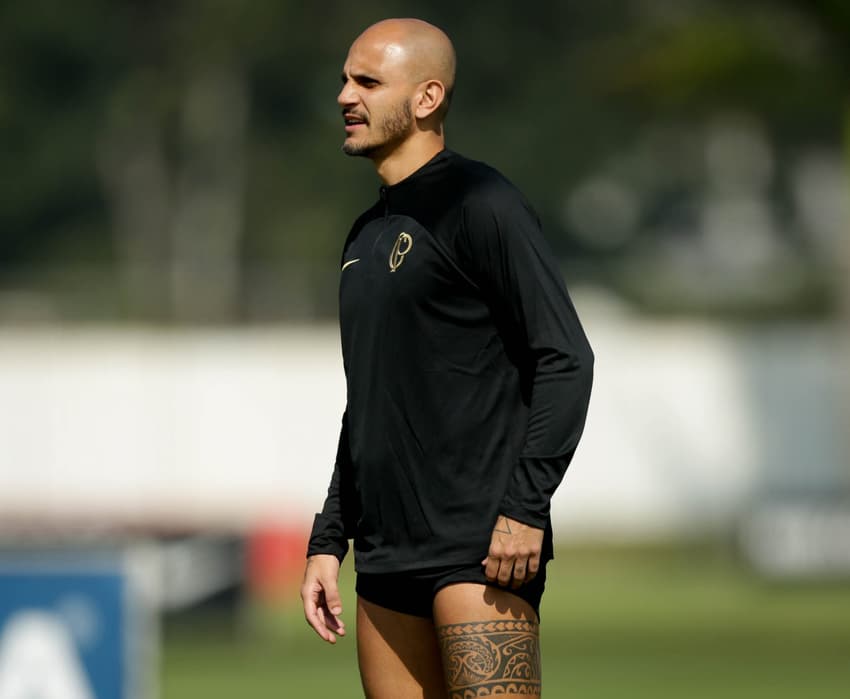 Fábio Santos - Treino Corinthians 22/04, treinou com Vítor Pereira 