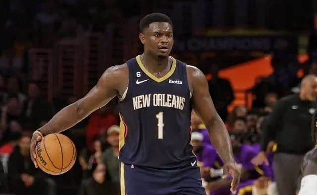 Zion Williamson troca Hawks