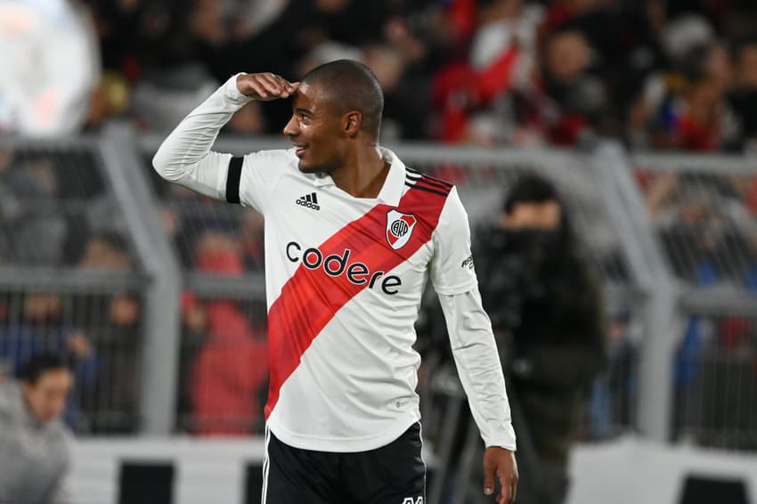 de-la-cruz-river-plate-futebol-latino-lance