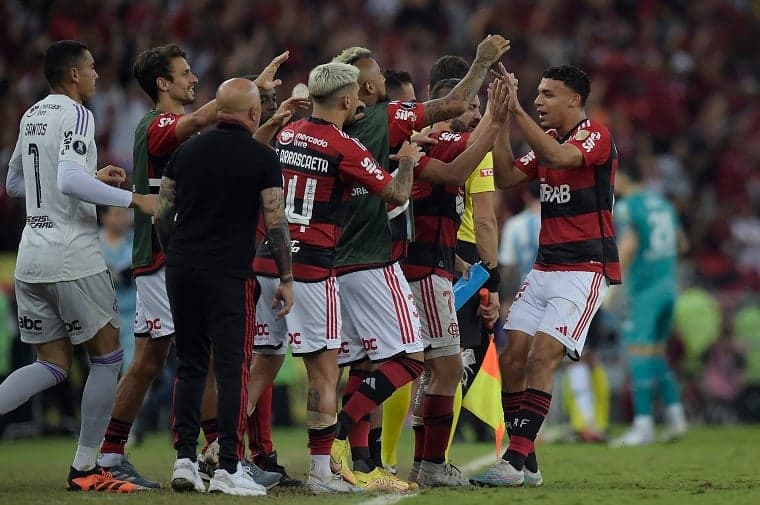 Flamengo x Racing - Victor Hugo