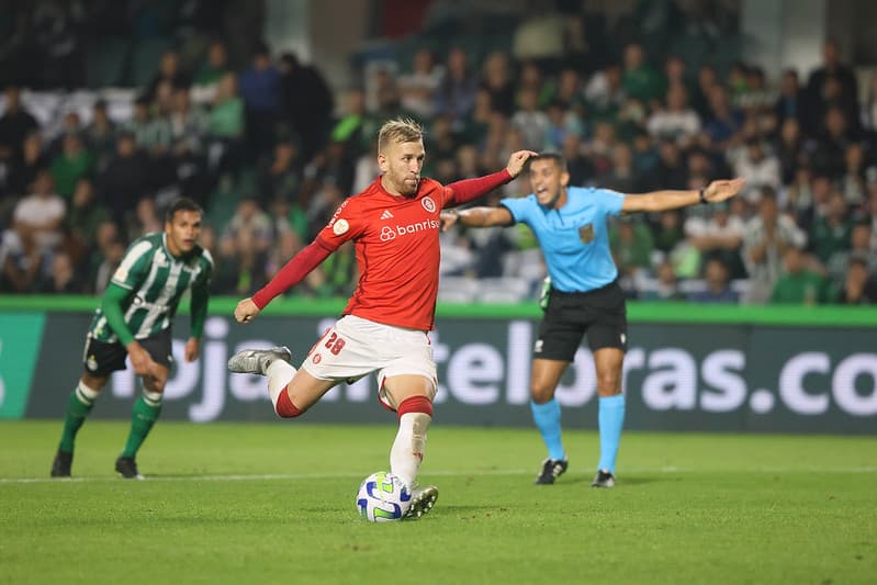 pedro-henrique-coritiba-internacional-futebol-latino-lance