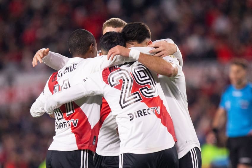 river-plate-the-strongest-futebol-latino-lance