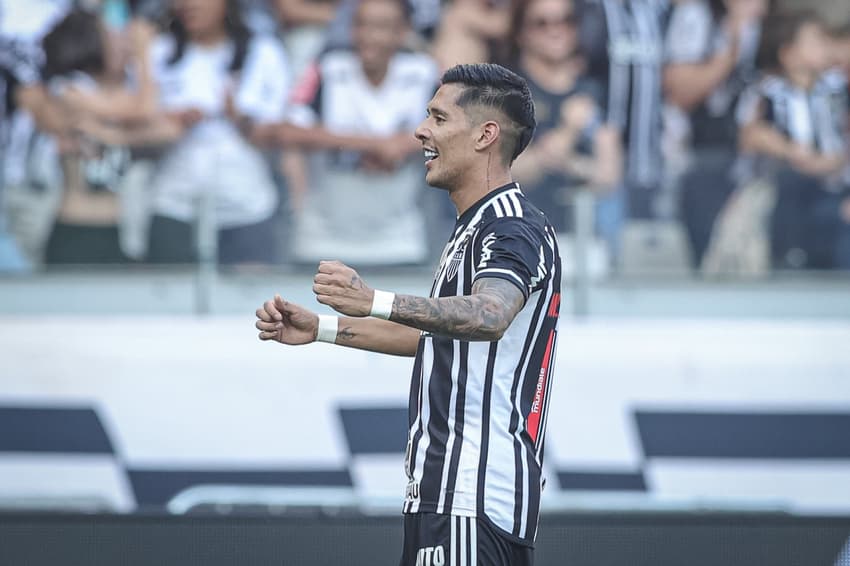 Zaracho retorna ao time titular após voltar de lesão (Foto: Pedro Souza/Atlético)