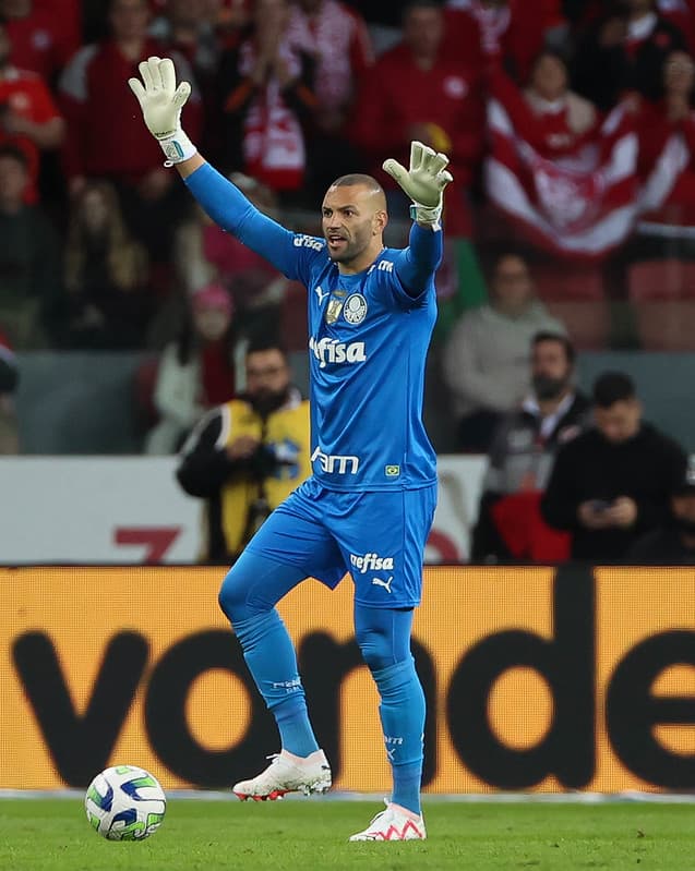 Weverton foi o principal jogador do Palmeiras na atuação contra o Internacional