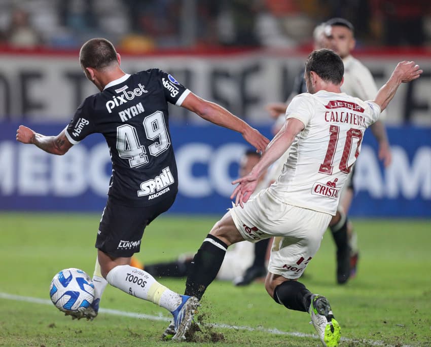 Ryan entrou faltando cinco minutos para o fim do jogo contra o Universitario, fez gol, provocou a torcida local, se tornando pivô de um briga, e, de quebra, garantiu promoção no Corinthians