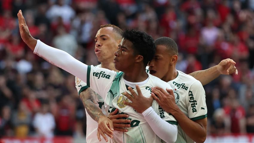 comemoracao_endrick_athletico_pr_palmeiras_brasileirao_2023