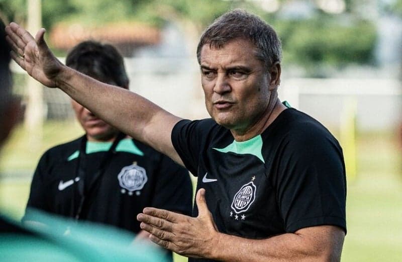 Diego Aguirre é um possível plano B do Santos após ouvir negativa de Mano Menezes