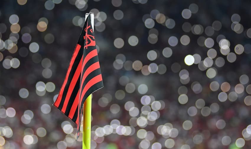 flamengo-bandeira-escanteio