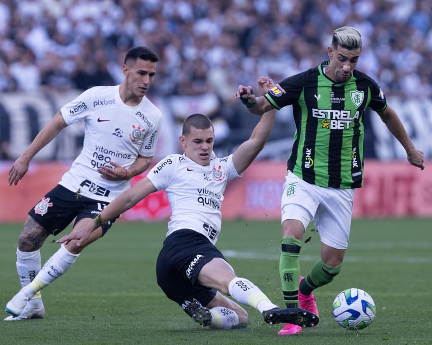 Alvo do Barcelona, Moscardo tem sido um dos principais jogadores do Corinthians nesta temporada 