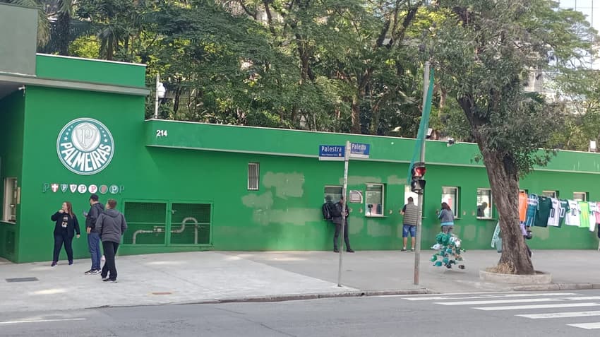 muro_pintado_palmeiras