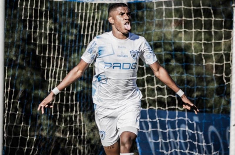 peu-londrina-futebol-latino-lance