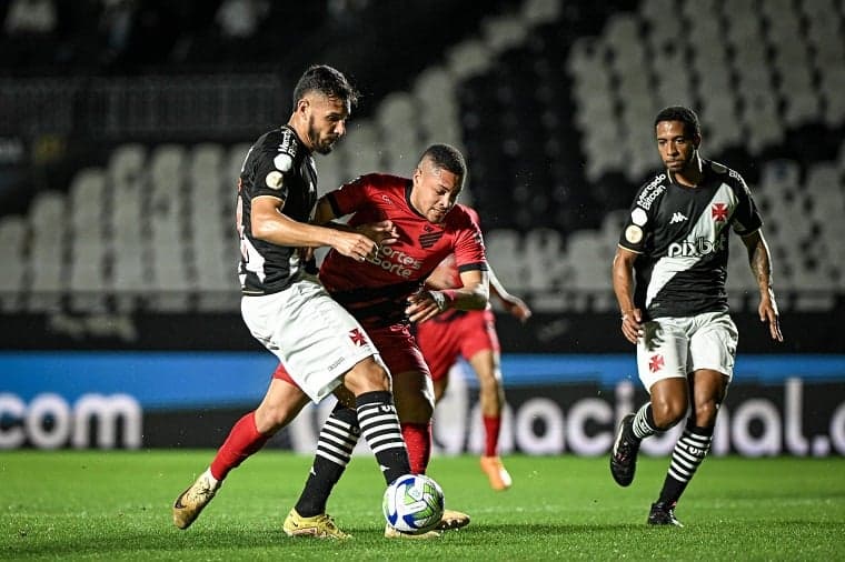 Vasco x Athletico - Zé Vítor, Vitor Roque e Miranda
