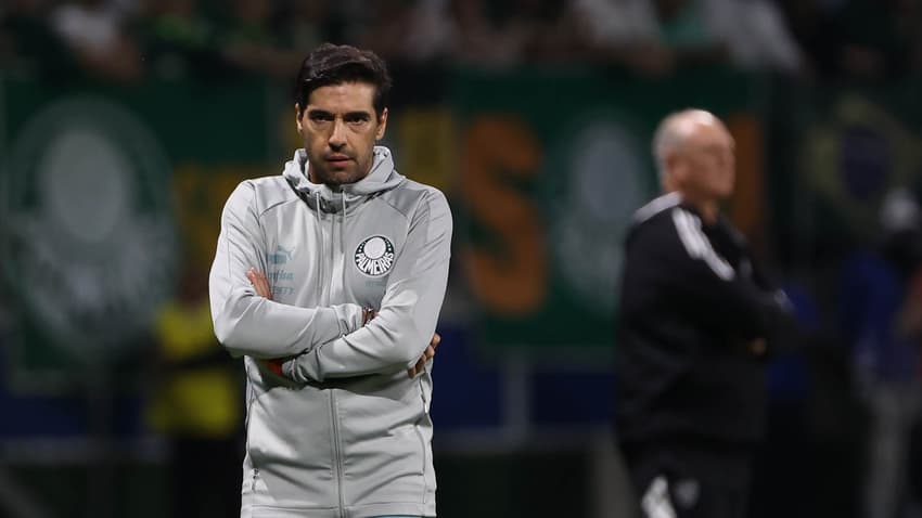 Abel Ferreira com Felipão ao fundo - Palmeiras x Atlético - Libertadores 2023