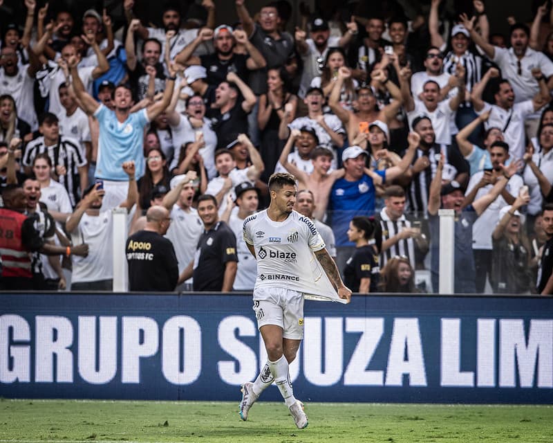 Após conversa com Gallo, Marcos Leonardo jogou contra o Grêmio e marcou o primeiro gol do Santos na vitória por 2 a 1,, de virada 