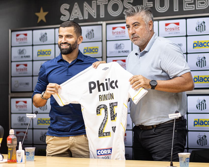 Rincón apresentação Santos