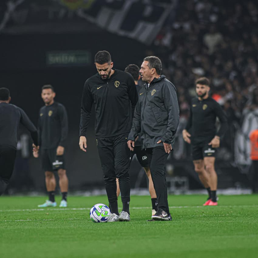 Renato Augusto fez parte do treino, mas não preocupa o Corinthians