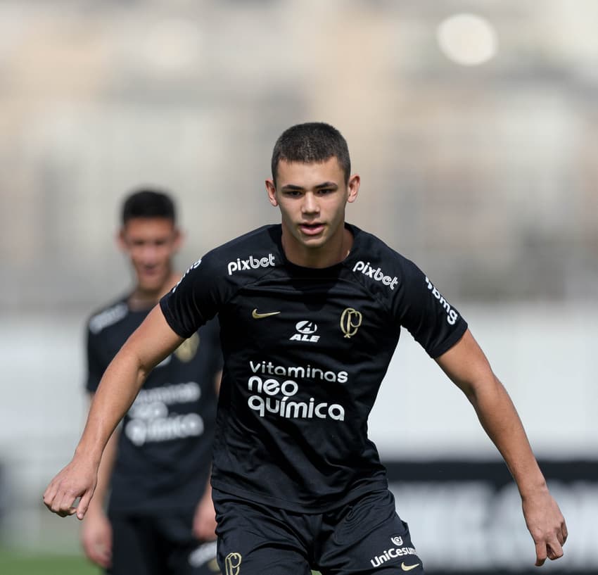 Recuperado da apendicite, Moscardo está na lista do Corinthians para o duelo contra o Coritiba