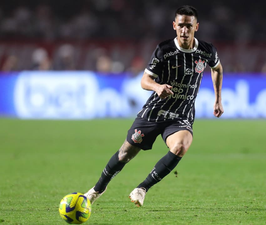 Matías Rojas levou perigo, mas não evitou a derrota do Corinthians sobre o São Paulo na semifinal da Copa do Brasil. O paraguaio foi colocado por Luxemburgo no intervalo