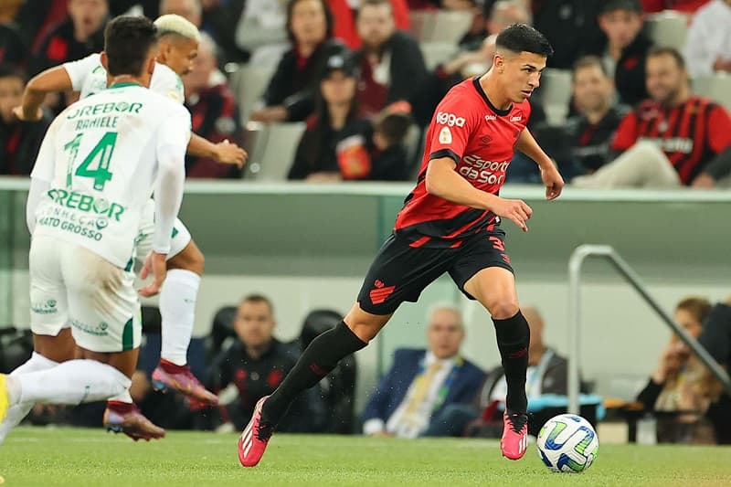 athletico-pr-cuiaba-esquivel-futebol-latino-lance