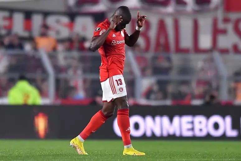 chuteira de enner valencia no campeonato brasileiro