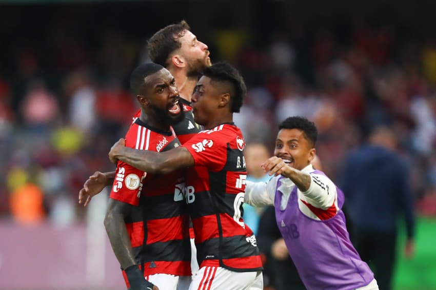 Gerson Coritiba x Flamengo (Foto: Gilvan de Souza/CRF)