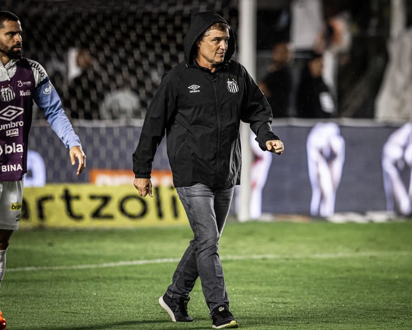 Diego Aguirre, técnico do Santos