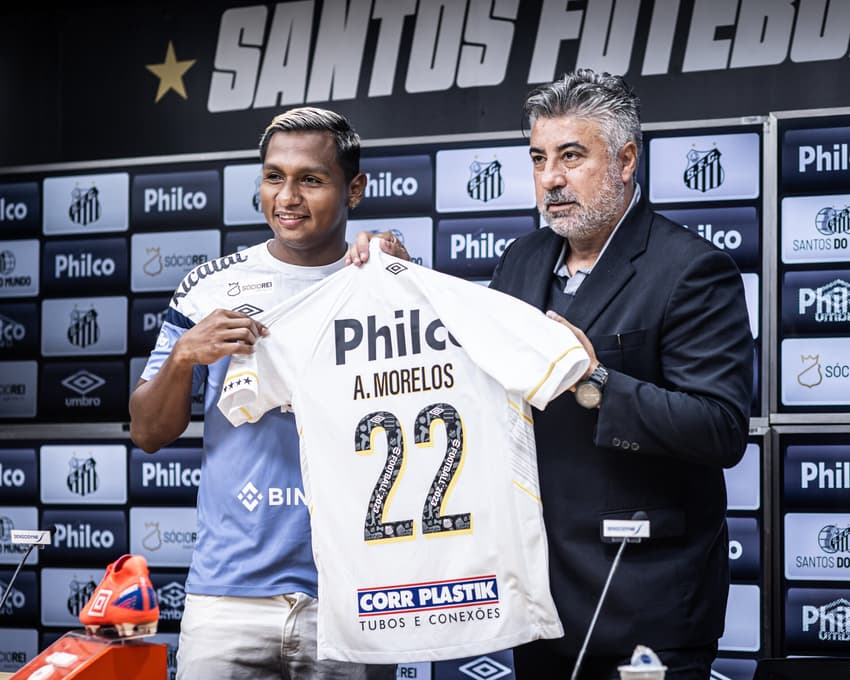 Morelos apresentado no Santos