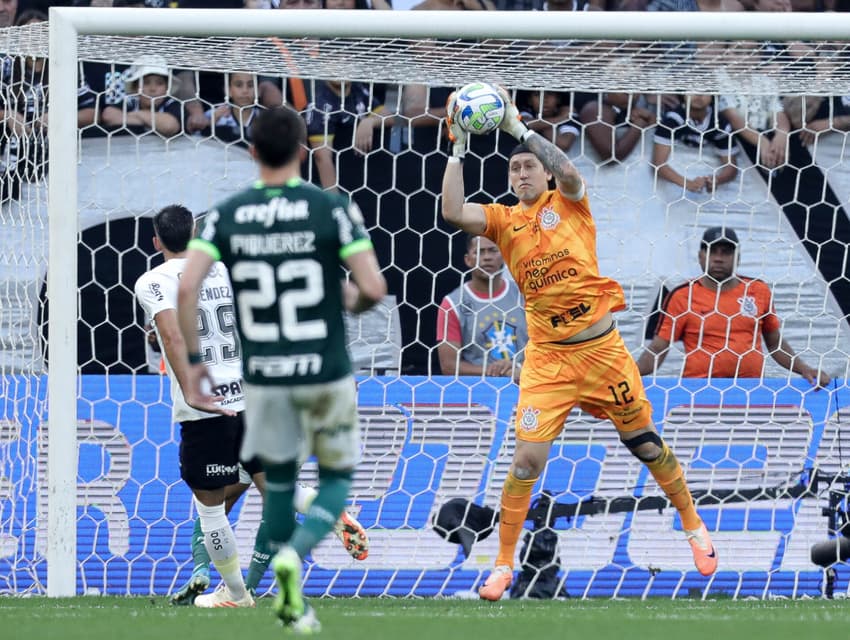 Cássio diz que empate do Corinthians foi resposta às críticas