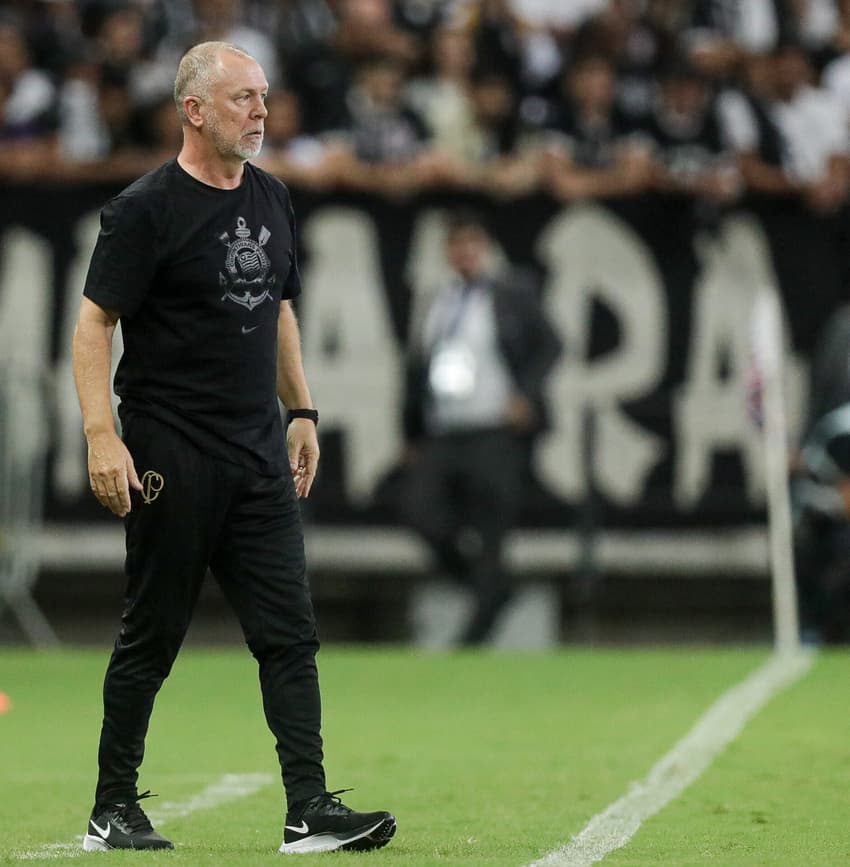 Fortaleza-Corinthians-Sul-Americana-Mano-Menezes