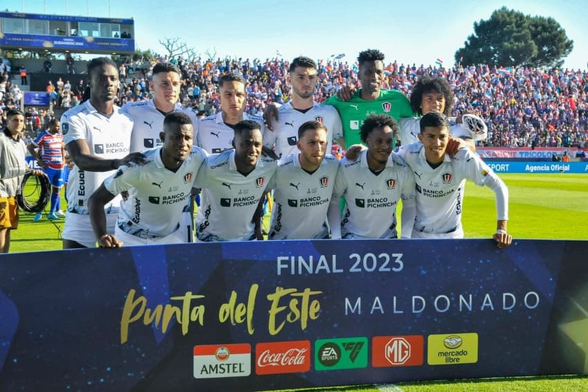 Jogadores da LDU na final da Sul-Americana 2023