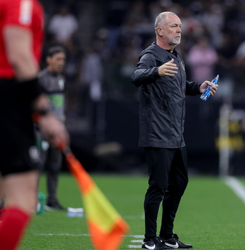 Mano-Menezes-Corinthians-América-Brasileirão