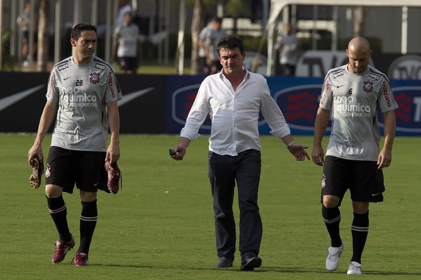 Chicão, Andrés Sanchez e Fábio Santos