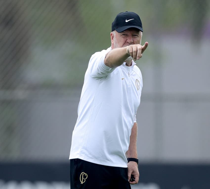 Mano Menezes tenta levar o Corinthians à final da SuL-Americana