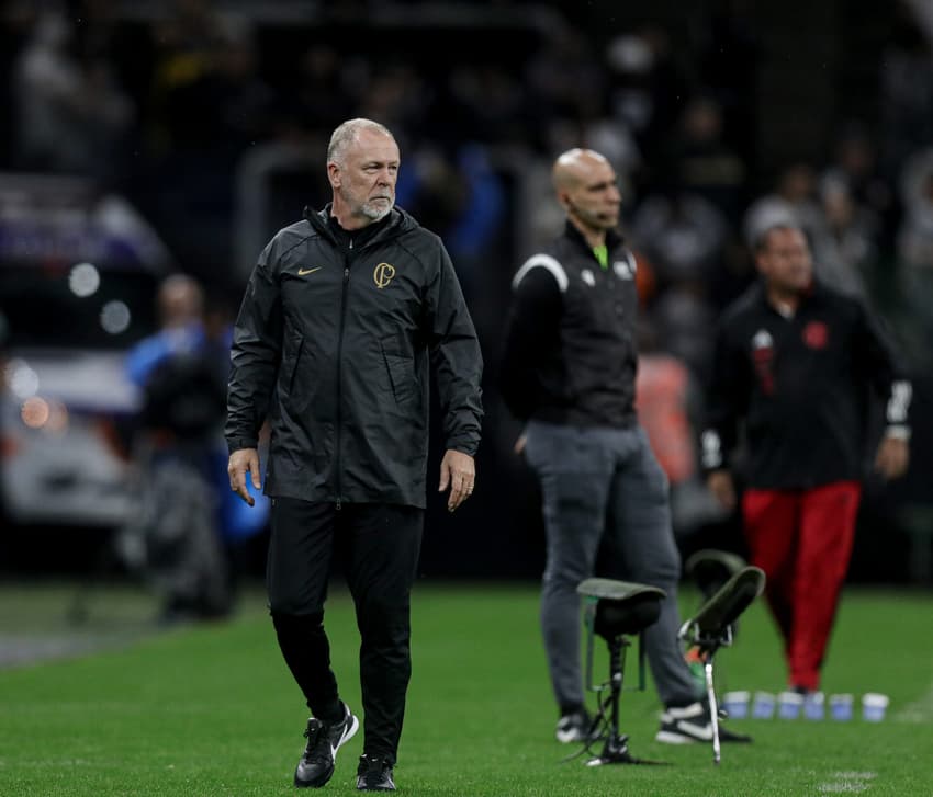 Mano coletiva Corinthians Flamengo Brasileirão