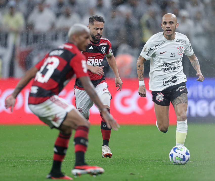 Fábio Santos Corinthians aposentadoria 